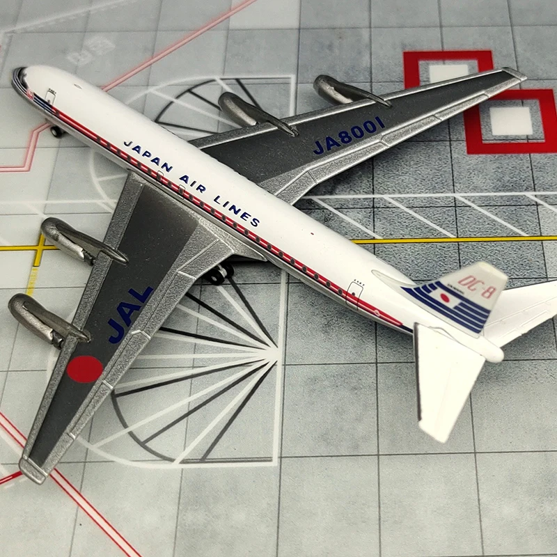 Литье под давлением 1/400 масштаб JAL DC 8 около 11 см японские авиалинии модель