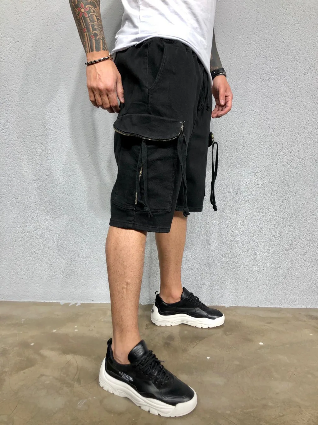 

Men's Casual Shorts Pocket Zipper Elastic Men Knee Length Trousers Streetwear