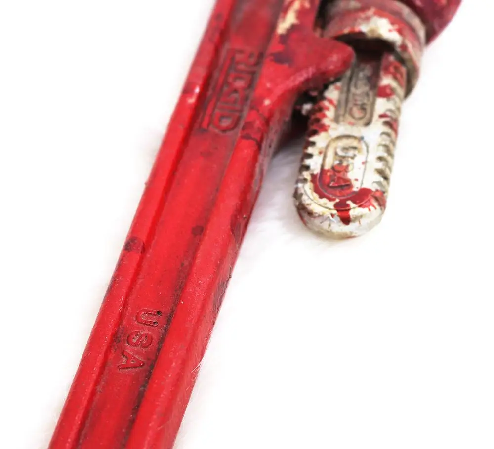 

Realistic Bloody Foam Wrench Toy Tools Theater Movie Horror Weapon Prop, for Haunted House Halloween Zombie Horror Party Decor