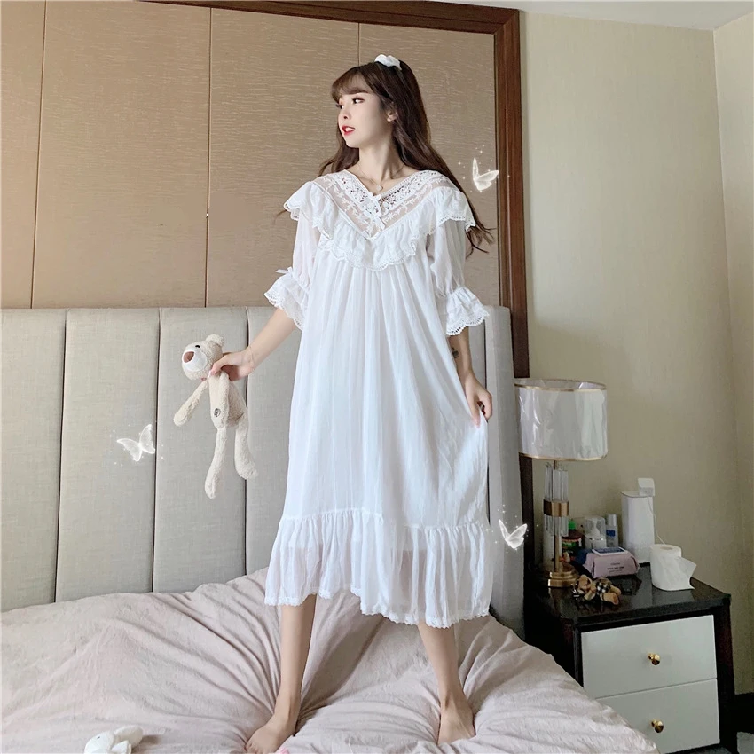 

Long Nighty Dress White Sleepwear Vintage Ruffles Lace Sexy Women Nightgowns Elegant Ladies Lingerie Lolita Homewear Suit Cotton