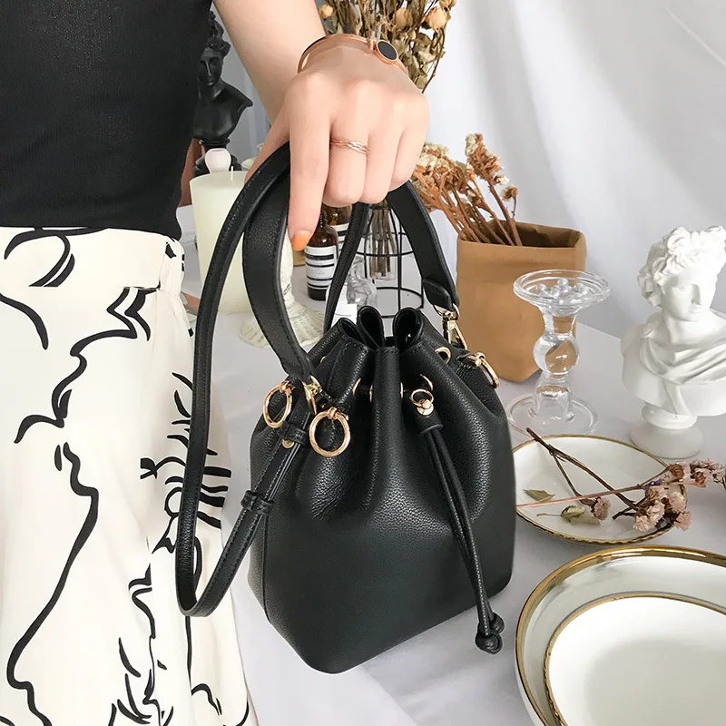

Genuine Leather Bucket Bag 2020 New Large Capacity Shoulder/Crossbody Bag Handbag Drawstring Bag Small Bag Female