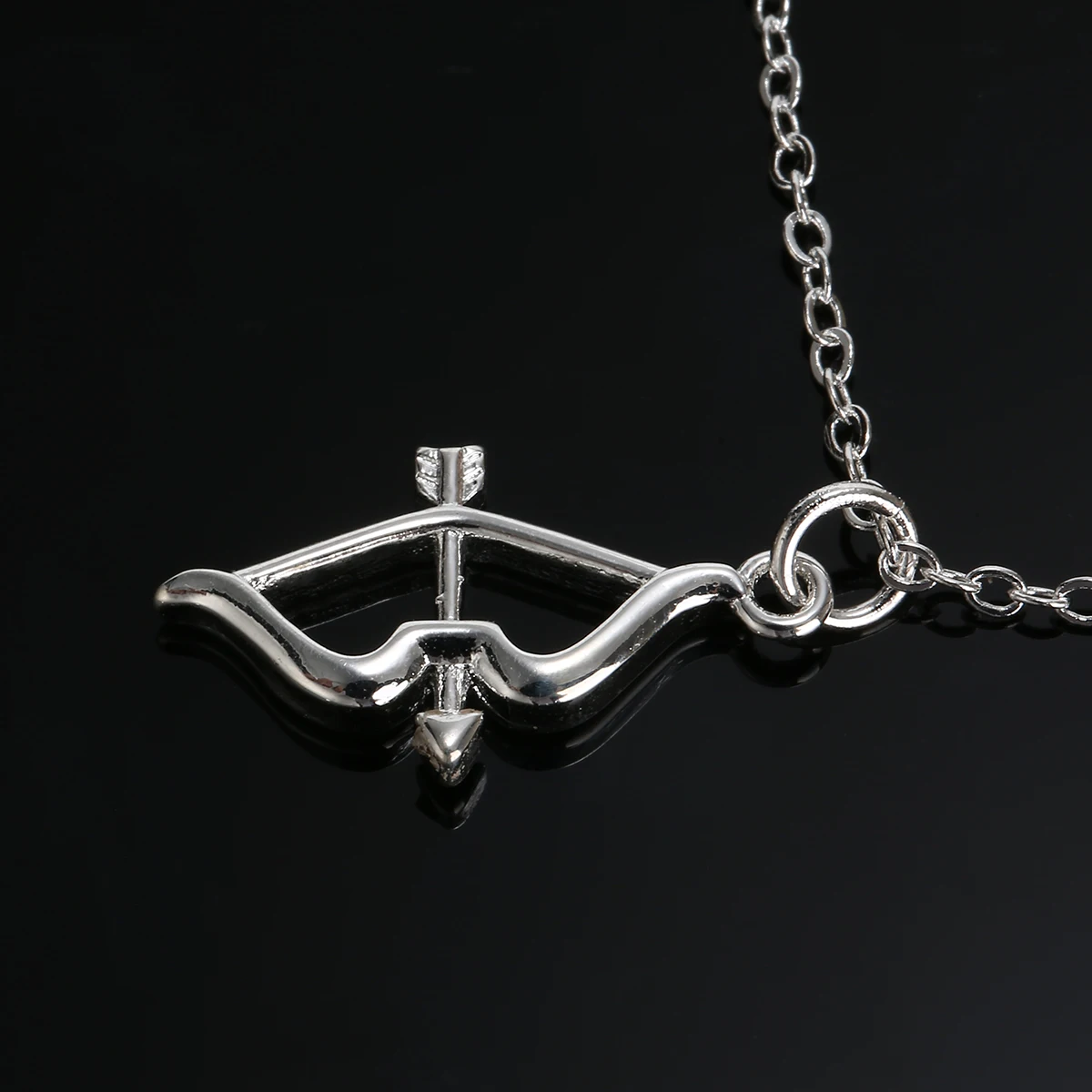 Простой крошечный лук стрела кулон ожерелье с серебряным покрытием короткие для