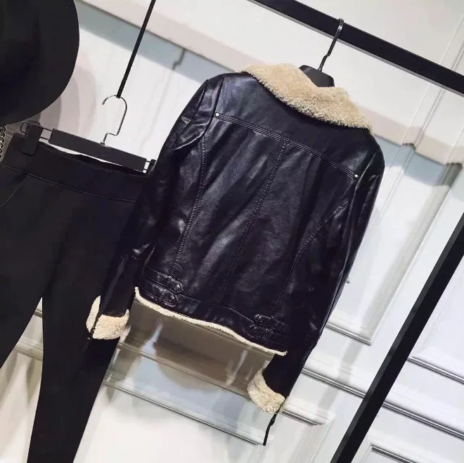 Женская черная короткая мотоциклетная куртка из искусственной кожи