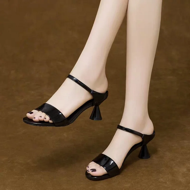 Фото Marlisasa Female Classic White Pu Leather Office High Heel Shoes Lady Fashion Women Black Mujer Tacones Altos F5338 Обувь Marlisasa Female Classic White Pu Leather Office High Heel Shoes Lady Fashion Women Black Mujer Tacones Altos F5338 Обувь