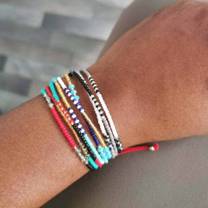 Женский эластичный браслет с бусинами набор из эластичного браслета в