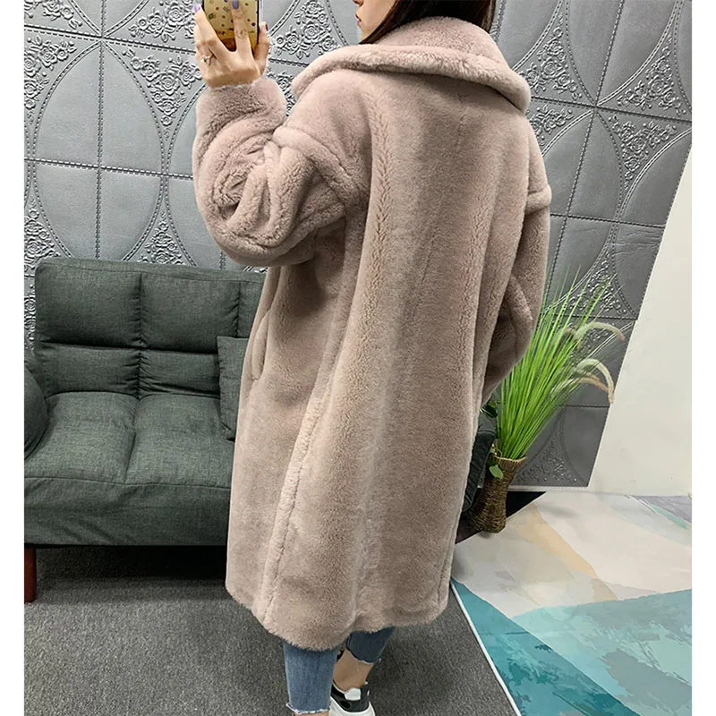 Женское длинное приталенное пальто из овчины натуральной зернистой овечьей