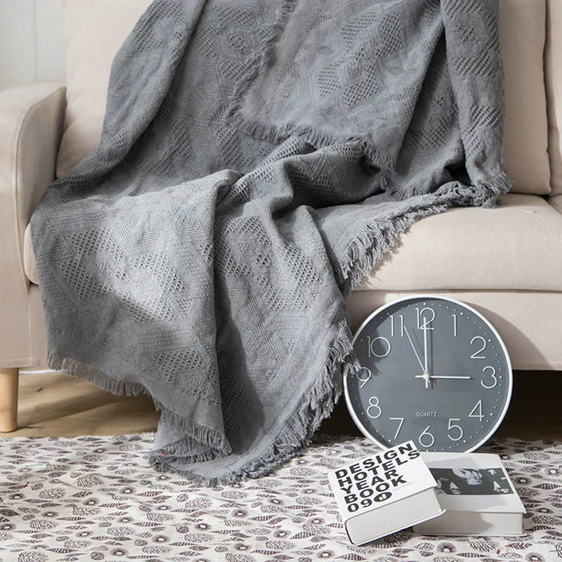 Вязаное одеяло для дивана и кровати декоративное покрывало с бежевой нитью на