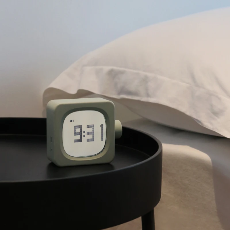 

Nordic Smart Alarm Clock Minimalist Luminous Travel Backlight Bedroom Home Tweeter Loudspeaker Relogio De Mesa Table Decoration