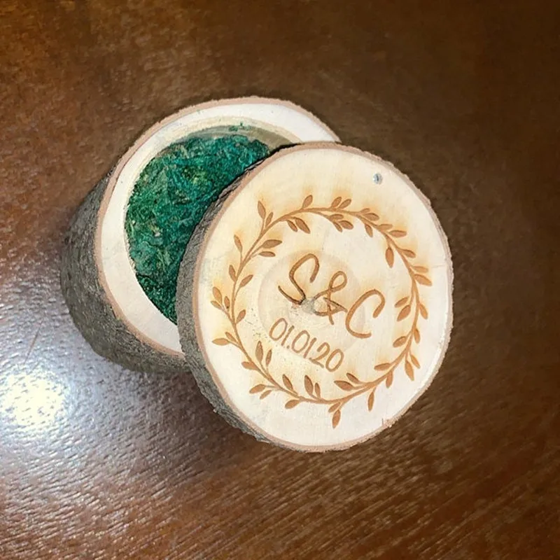 Деревянная шкатулка для обручального кольца в деревенском стиле