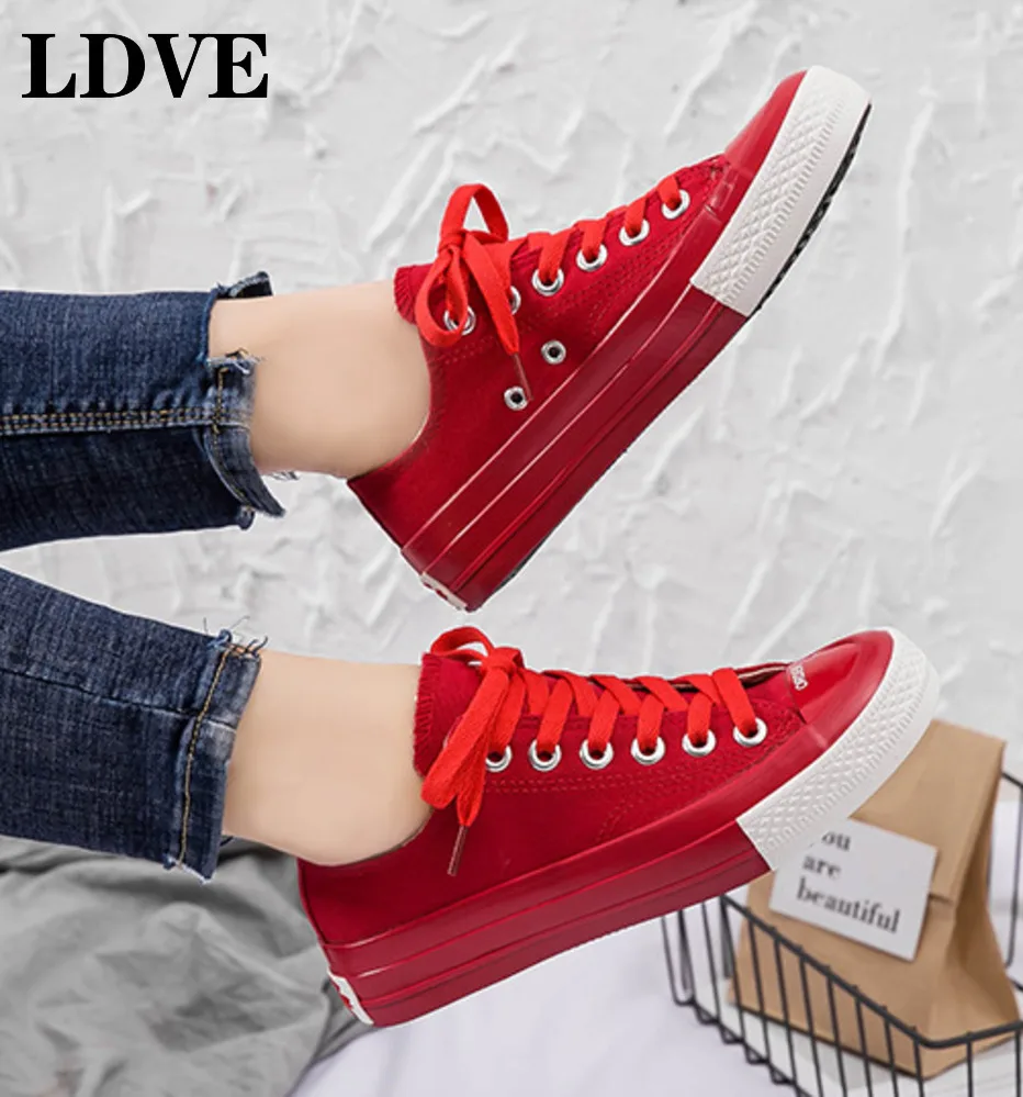 Женские кроссовки модная дышащая Вулканизированная обувь из искусственной кожи