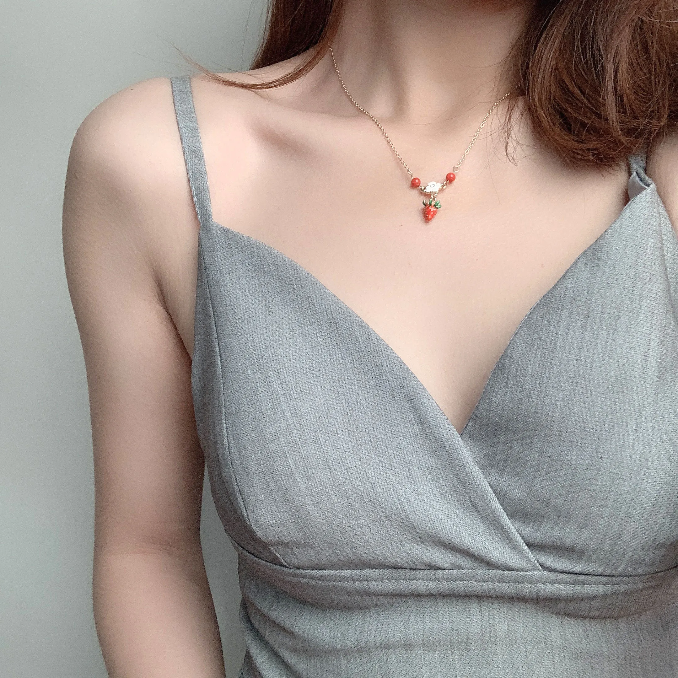 Новое популярное модное блестящее ожерелье с подвеской клубничный цветок