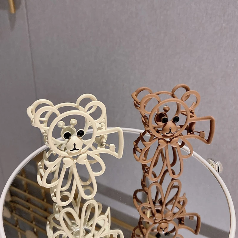 

Paint Three-dimensional Bear Earth Tone Catch Girl Style Clip Hairpin Korean Three-dimensional Bear Clip Cartoon Hairpin Alloy.