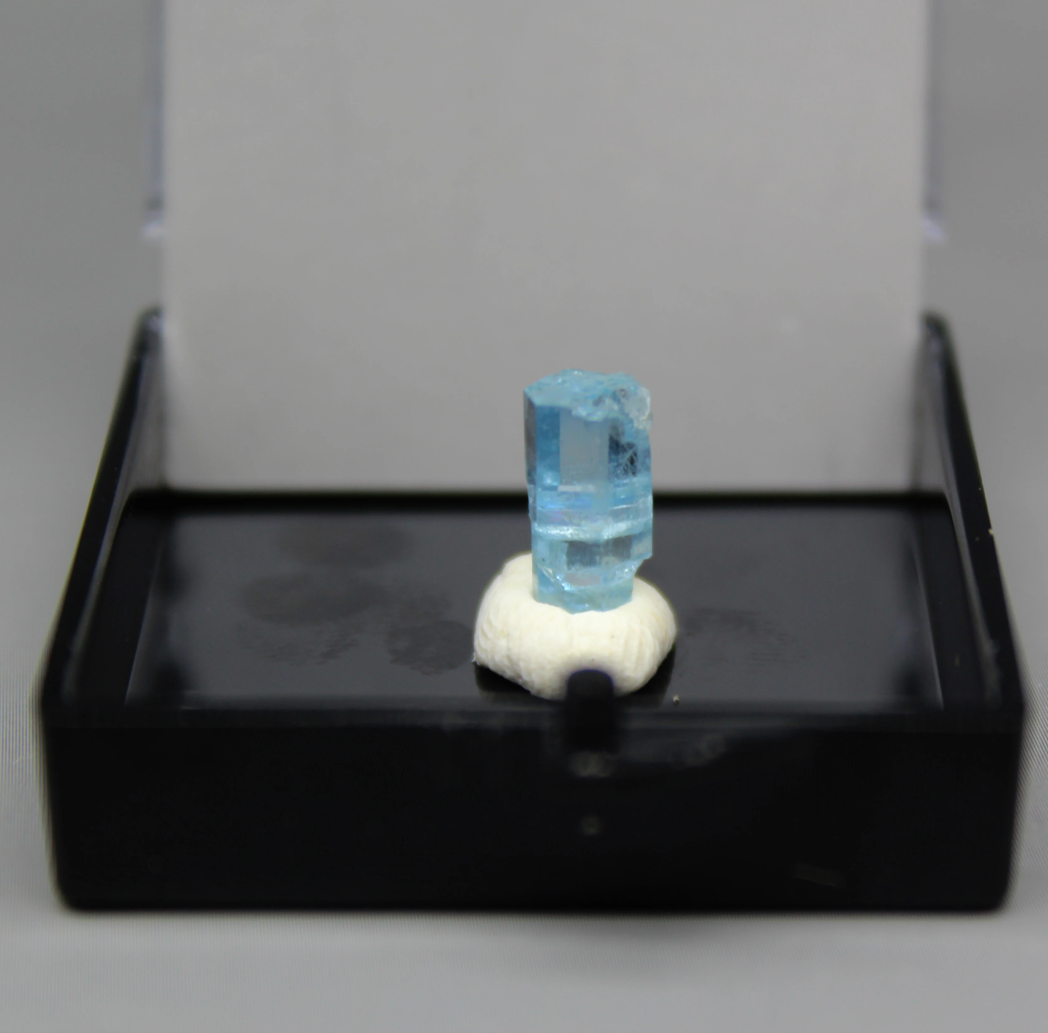 100% Редкие Природные Аквамарин драгоценный камень минеральный образец камни и