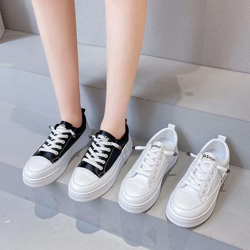 

Женские кроссовки на платформе, белые однотонные кожаные кроссовки с вулканизированной подошвой, дышащие, на весну, 2021