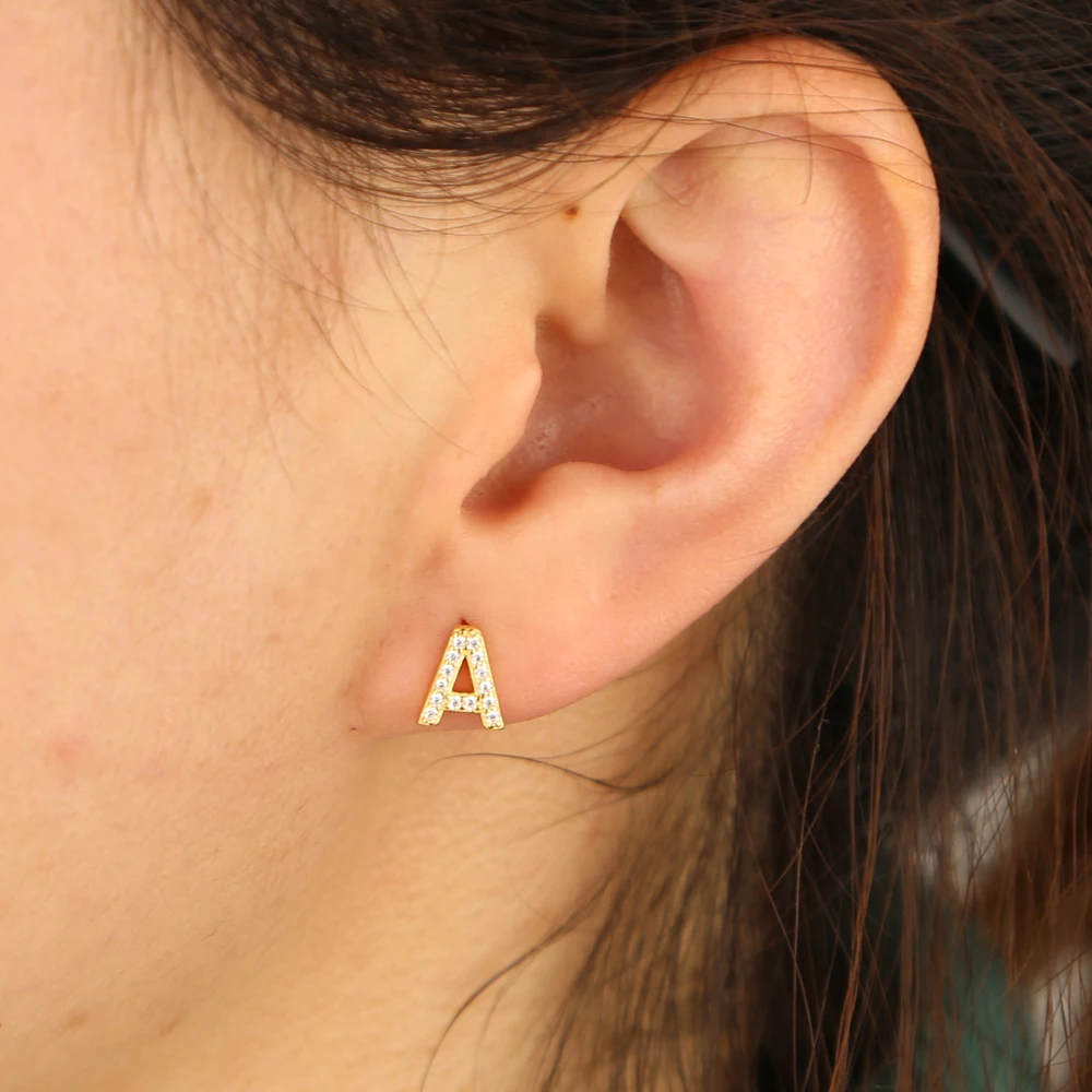 Милые серьги гвоздики в виде лампочки серебряные индивидуальные с микро