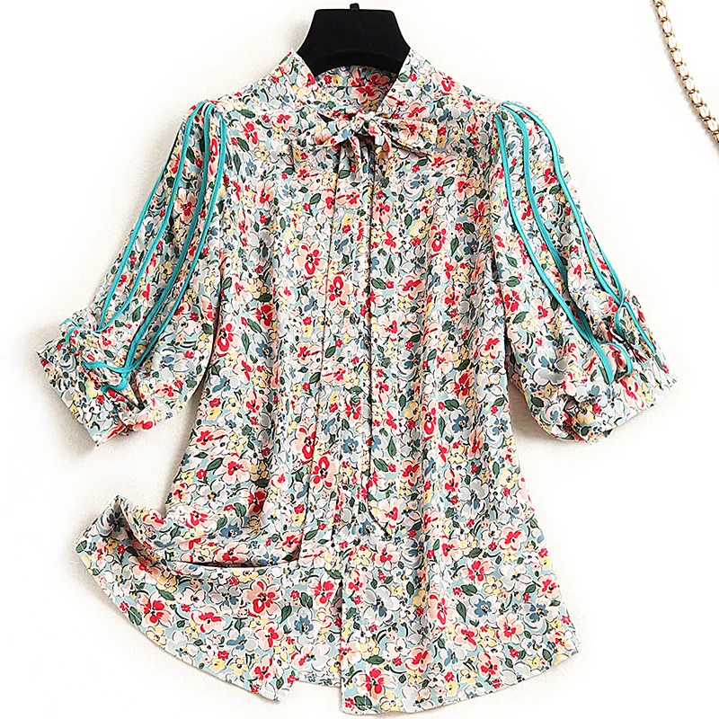 

Shirts & Blouses