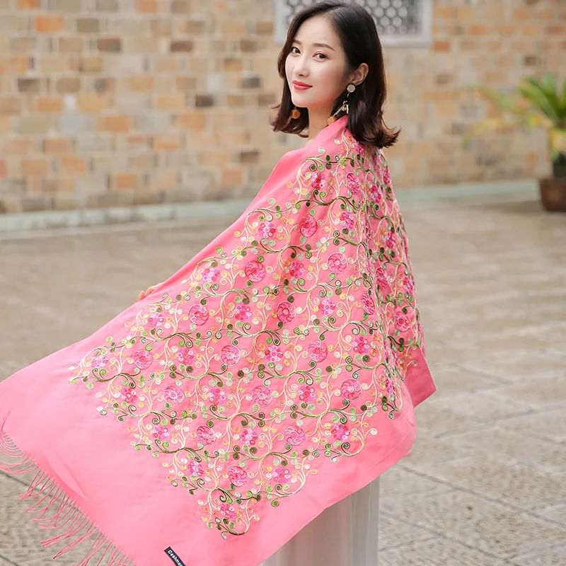 Brand Sales Autumn And Winter New Cashmere Embroidery Scarf National Wind Circle Flower Tassel Decoration Warm Shawl | Аксессуары для