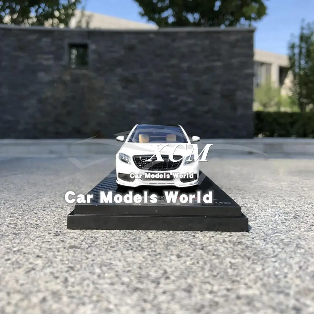 Литая модель автомобиля Почти настоящий s-класс 900 1:43(белый)+ маленький подарок