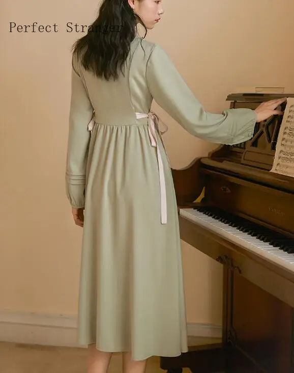 Женское платье с цветочной вышивкой длинное в стиле ретро воротником-стойкой и