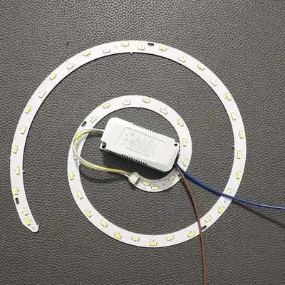 

Трехцветный потолочный светильник