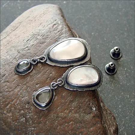 

Luxury Female White Moonstone Drop Earrings Charm Silver Color Dangle Earrings For Women Cute Geometric Crystal Wedding Earrings