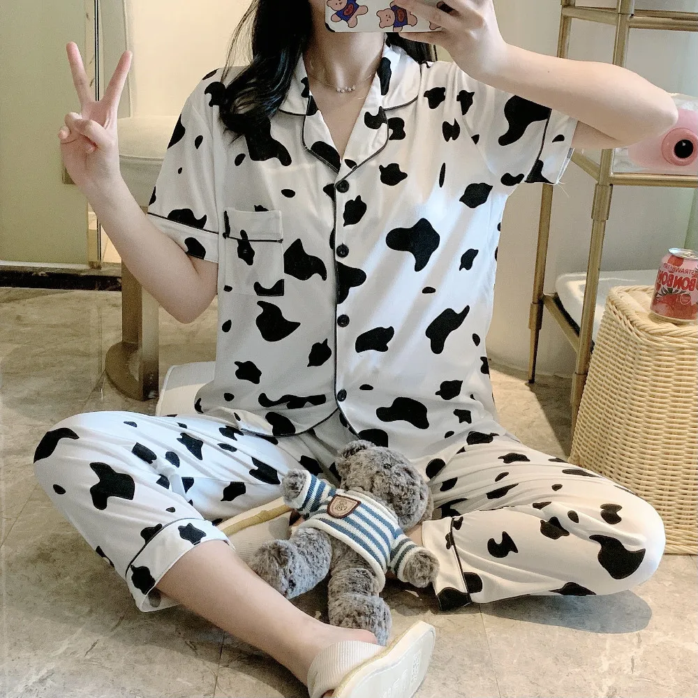 

Ladies silk pajamas summer short-sleeved trousers two-piece cardigan loose simple home service ice silk printing casual pajamas