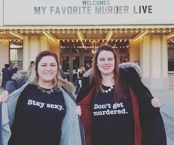

1pcs Sister Friends T Shirt Family Tees Stay Sexy Don't Get Murdered Best Friends Shirts funny slogan grunge tumblr tees - L285