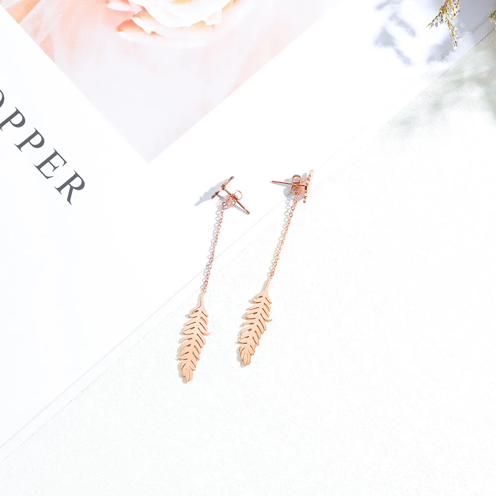 Lokaer Модные кисточки перо серьги из нержавеющей стали ювелирные изделия для