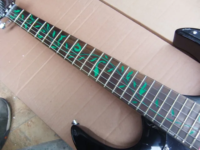 Оптовая продажа новая модель электрогитары серии Jem с цветочным грифом 3 пикапа