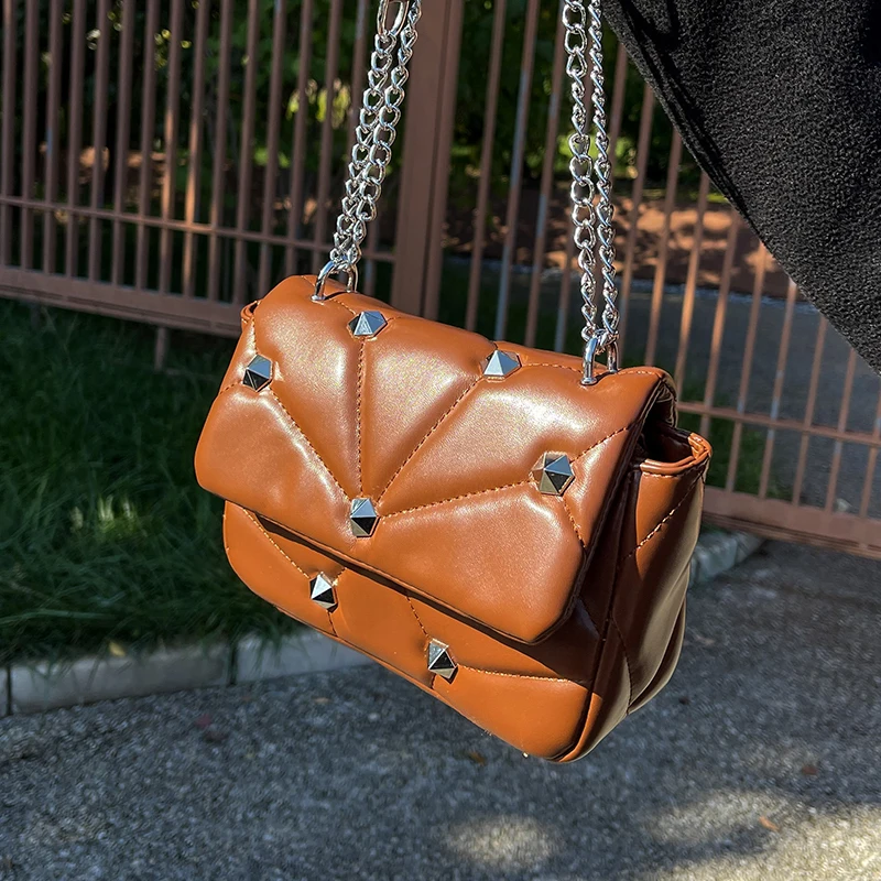 

Bag 2021 New Rivet Bag Female Ins Niche Chain Messenger Bag Autumn Fashion Square Bag Underarm Bag Dual-use Bag Shoulder Bag