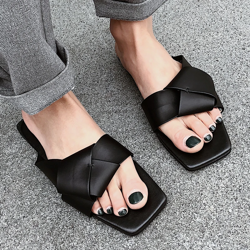 

Women's Shoes