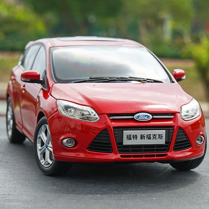 

Original Authentic Red Alloy Hatchback Car Model for Ford 1:18 All NEW Focus 2012 Scale Diecast Toy Car Miniature Collection Gi