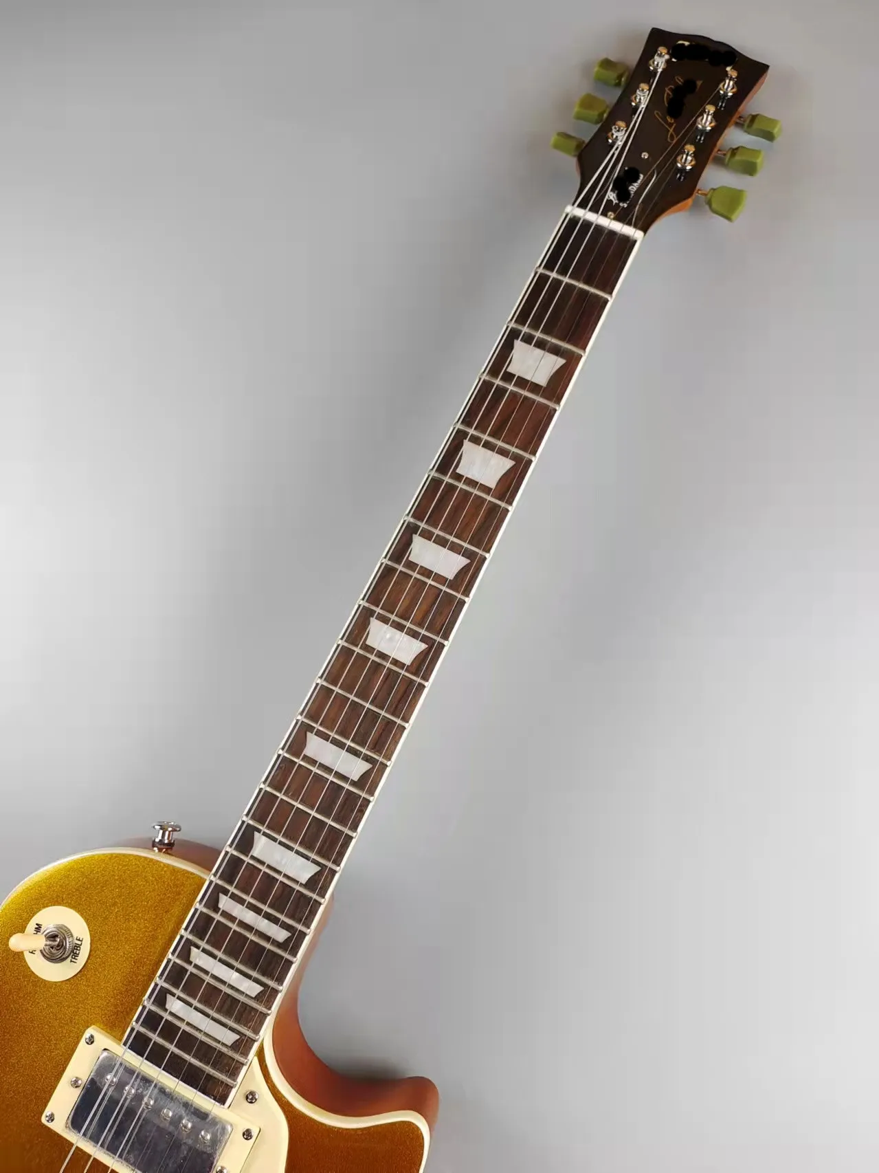 Электрическая гитара золотой блеск корпус из красного дерева фингерборд