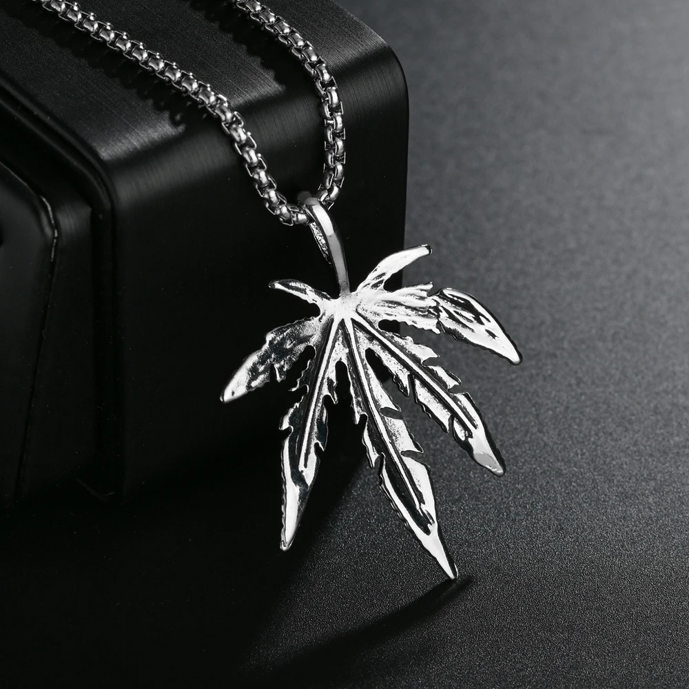 

Retro Snake Pendant Long China Biker Leaf Necklace for Men Women Stainless Steel Motorcycle Party Punk Necklaces Accessories