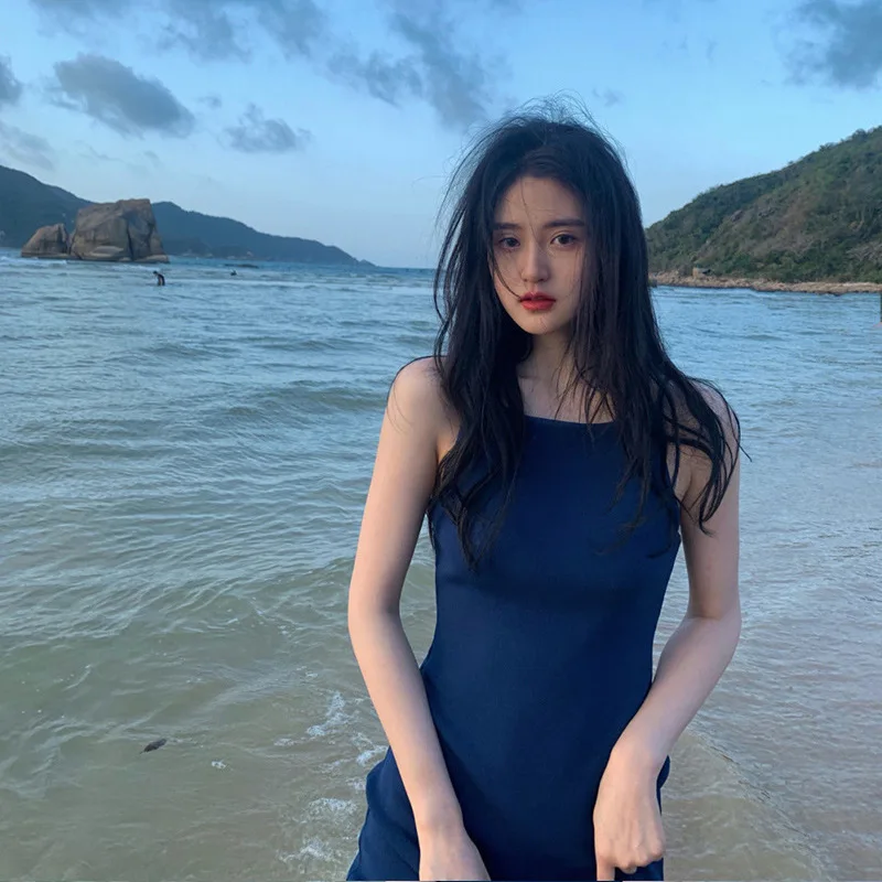 

Новая юбка с французским поясом для презервативов на весну и осень 2021, демонстрирует элегантное характерное платье с тонкой талией