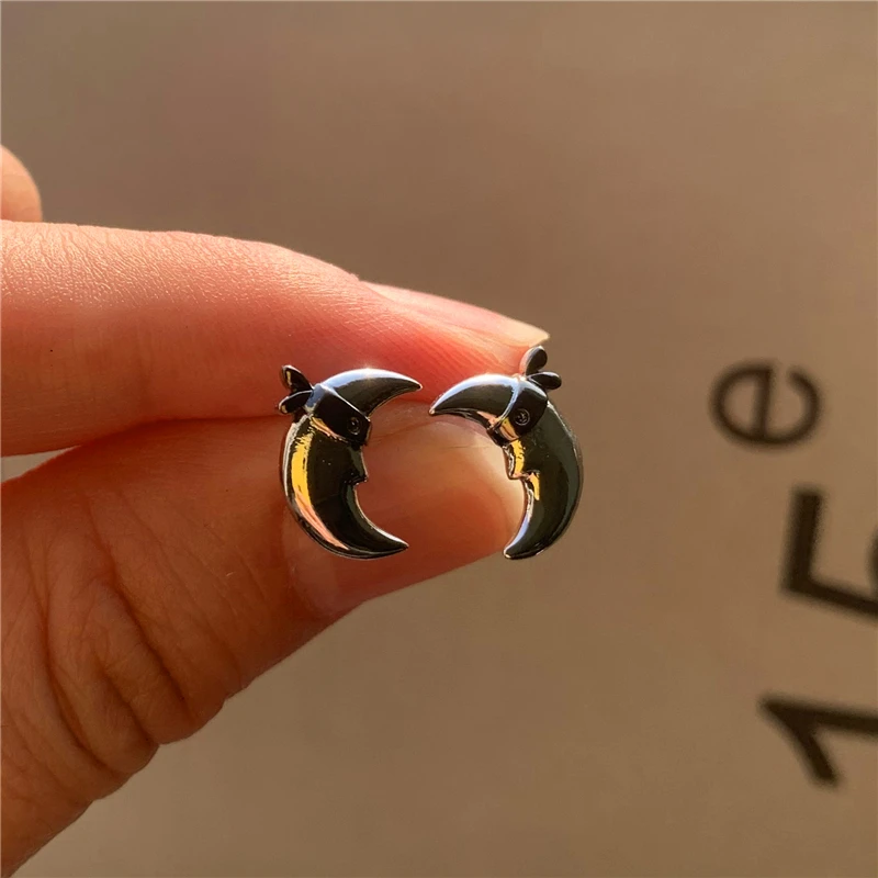 

Cute Minimalist Female Moon Eye Earrings Classic Silver Color Small Stud Earrings Vintage Bride Wedding Earrings For Women