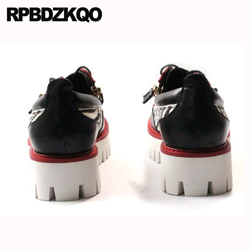 Мужские туфли-оксфорды из натуральной кожи на резиновой подошве с металлическим