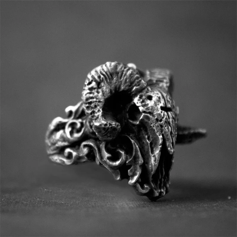 

Punk Men's Skull Ring Cross Hollow Pattern Mystery Ring Unusual Gothic Archangel Horn Accessories Party Gift