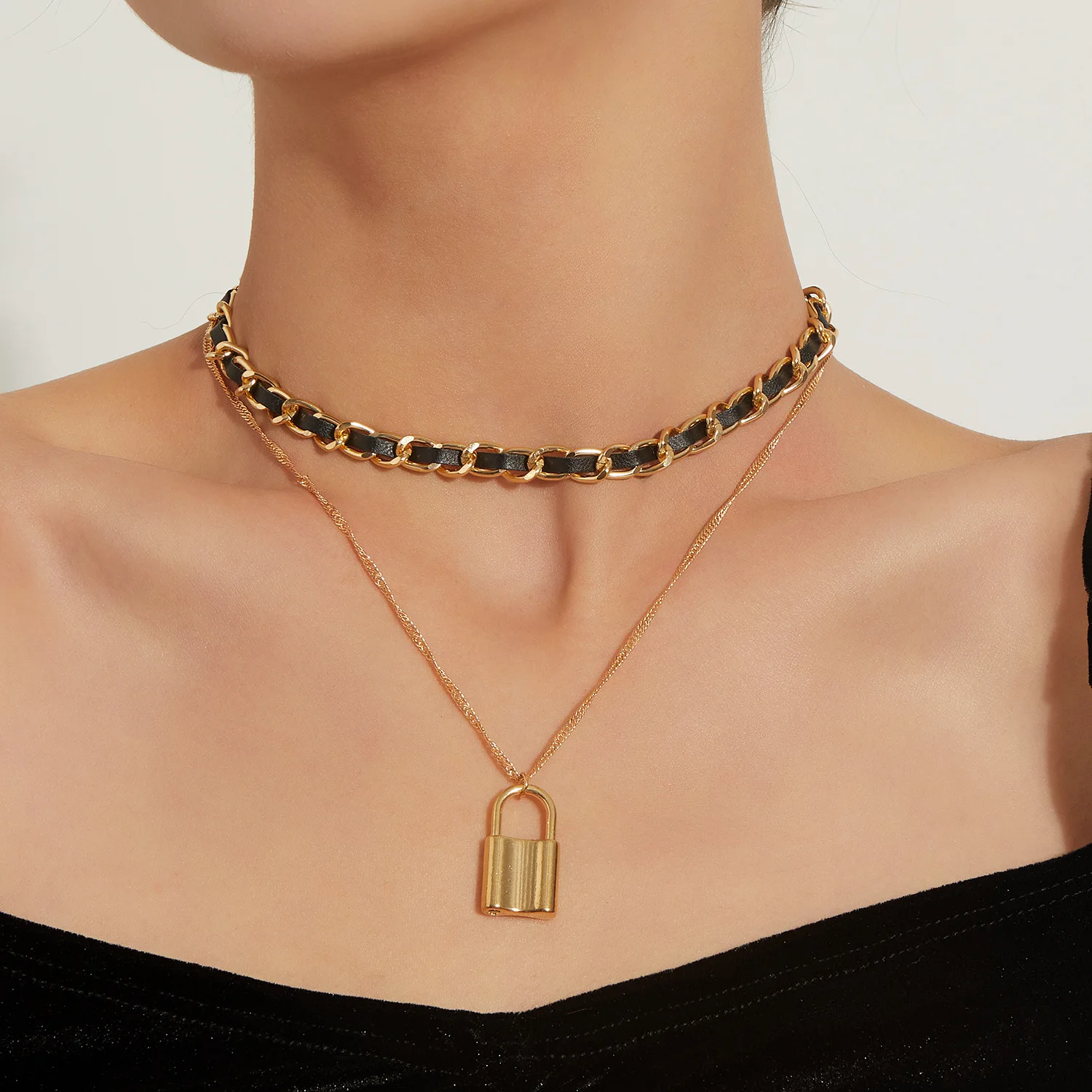 

2021 New Vintage chain lock double layer Pendant Necklace women's simple creative geometry fashion fashion jewelry