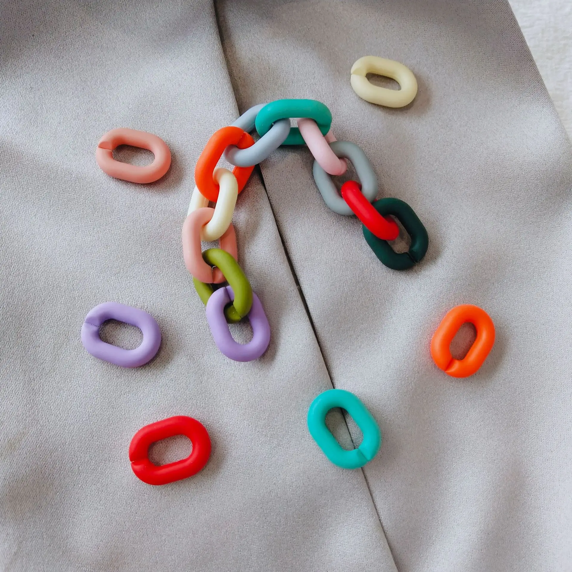 

50Pcs 20*15MM Eraser Colors Frosted Opening Acrylic Chain For DIY Making Earrings Keychain Bracelet Bag Clothes Accessories New