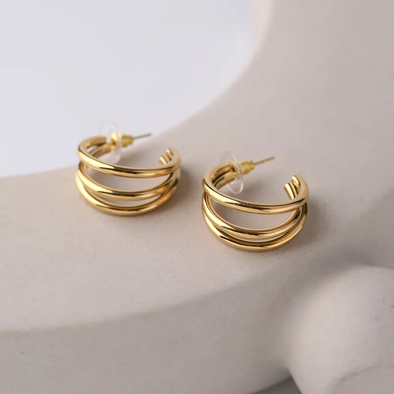 

Unisex gold plated C letter hollow out simple style earring hoop