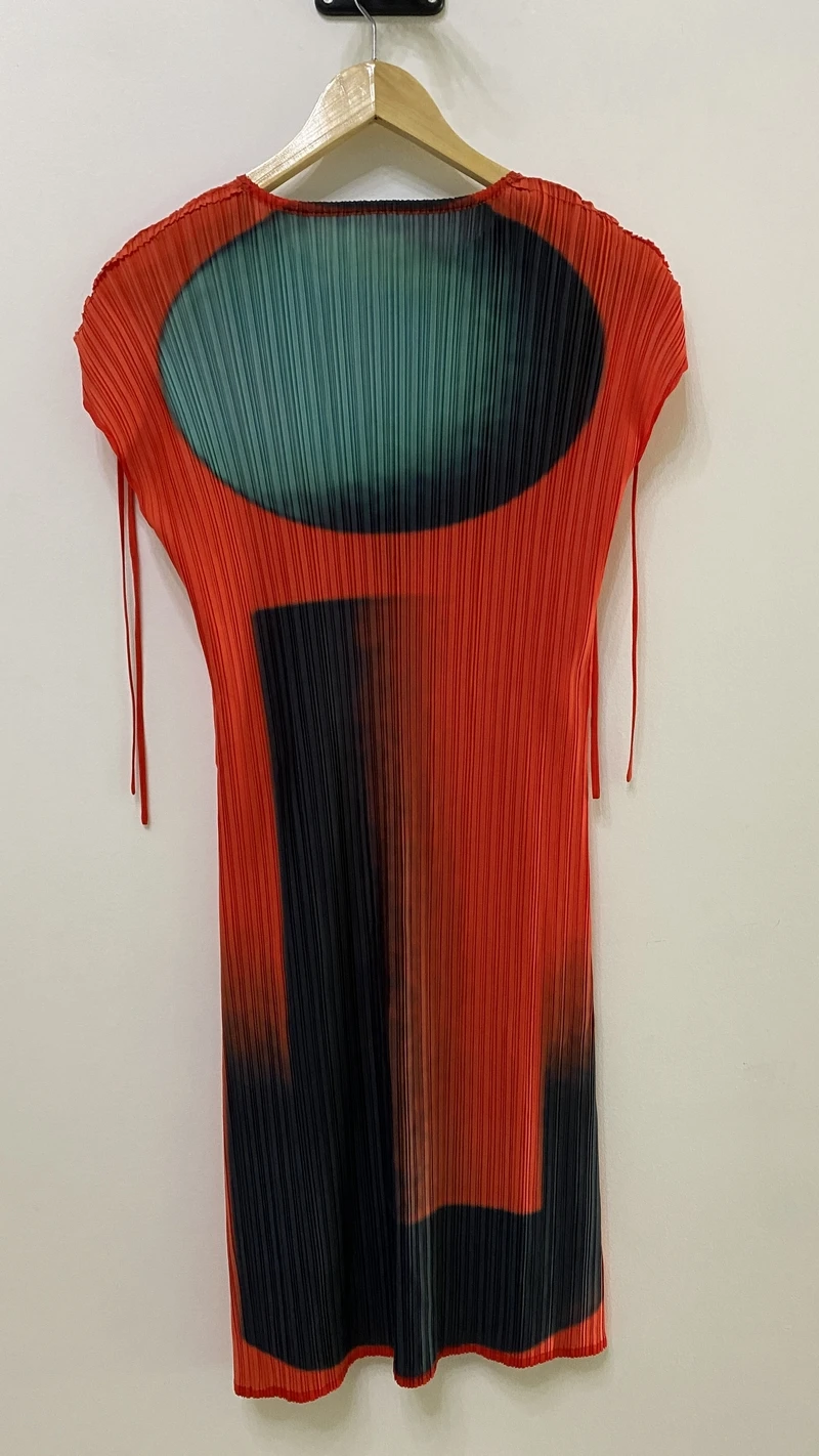 

HOT SELLING Miyake fold dress of print o-neck sleeveless Straight dress IN STOCK