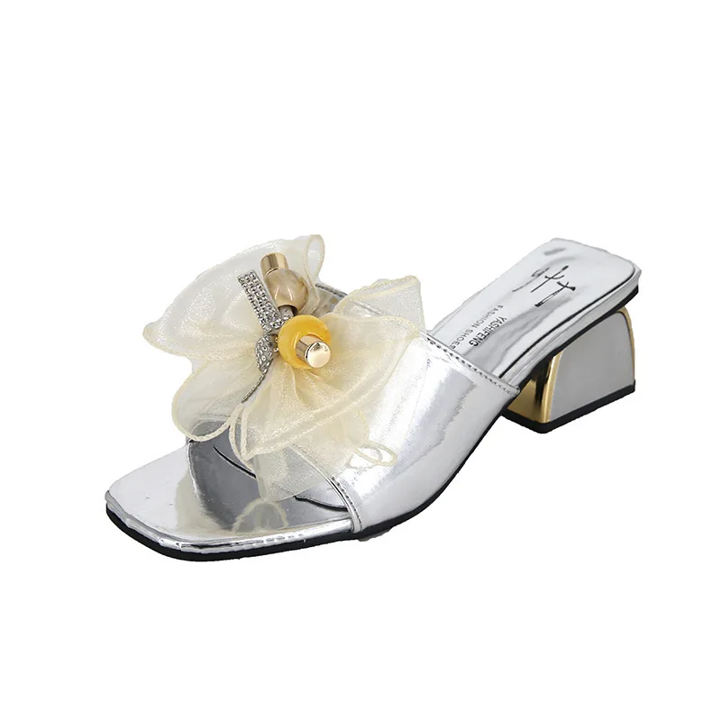 

2021 summer new style rhinestone thick heel fairy one-word drag net red high heel large size foreign trade sandals