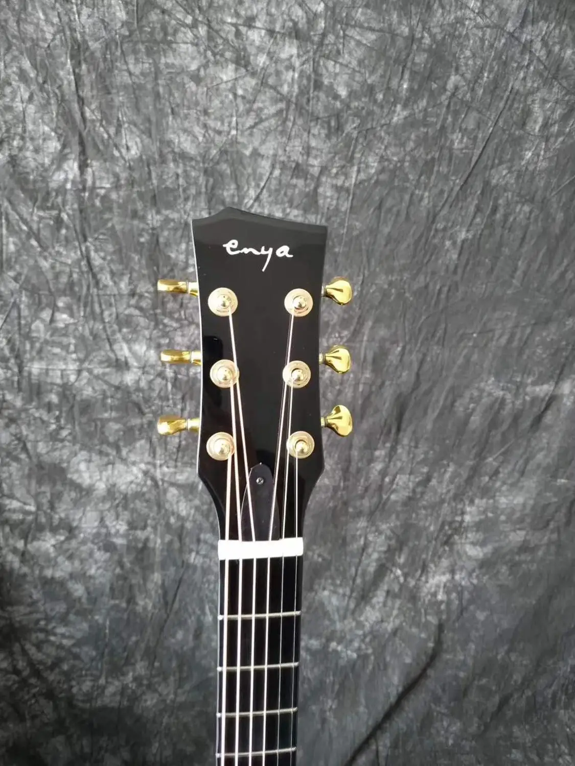 Enya Guitar X4 41” Carbon Fiber AcousticPlus Cutaway Package with Hard Case Leather Strap | Спорт и развлечения