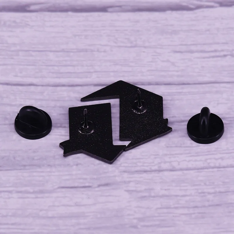 

PF612 Dongmanli Party Tafel Games Dragon Dice Enamel Lapel Pin Badge Pins Hats Clothes Backpack Decoration Jewelry Friends Gifts