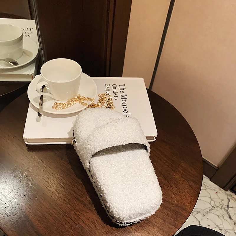 

Women Plush Crossbody Bag Retro Chain Slippers Pattern Shoulder Bags Designer Messenger Bag Lady Casual Handbags Travel Purses