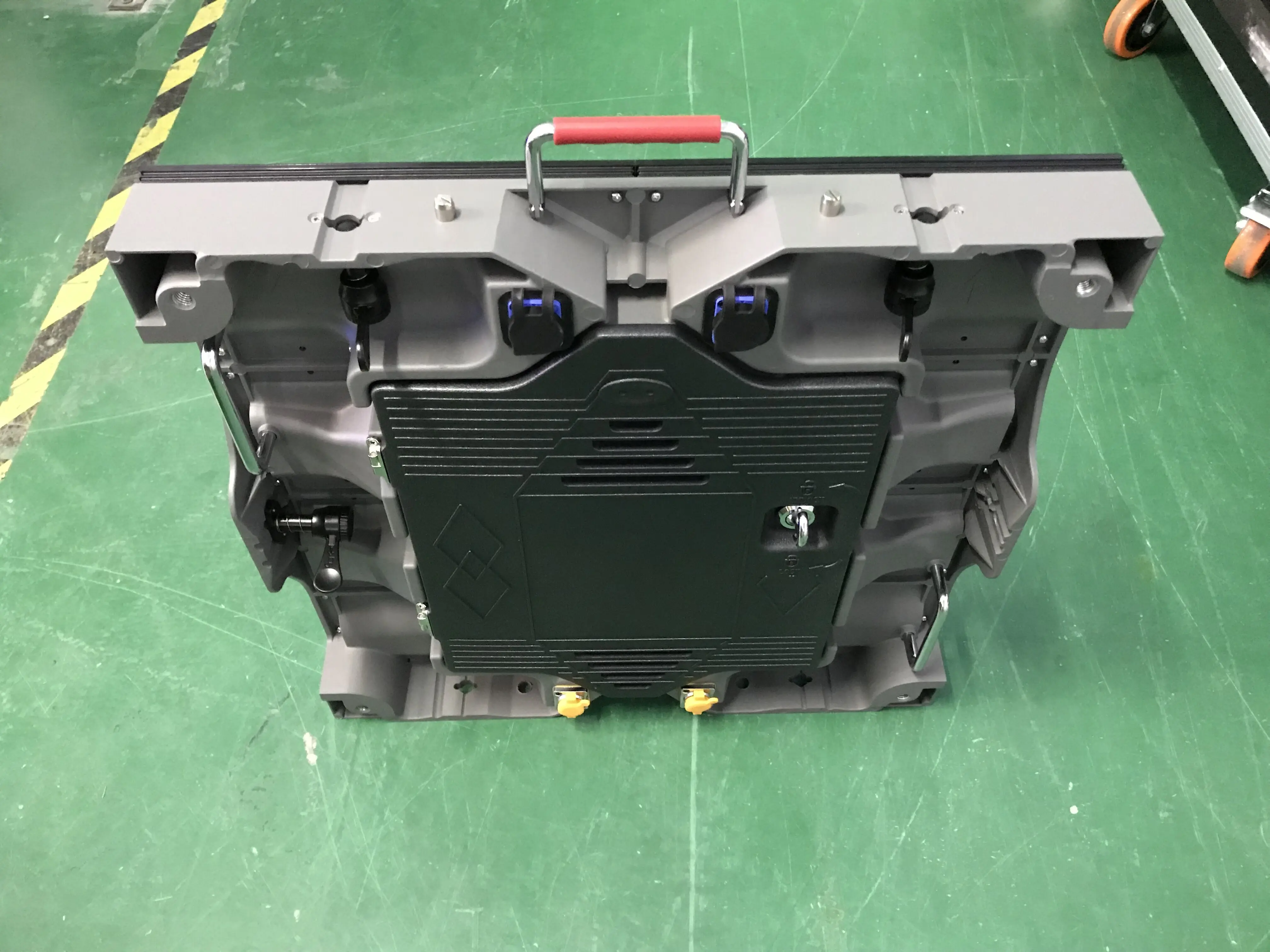 Алюминиевый светодиодный экран с поддержкой фермы p4p4.81 полноцветный экран-30