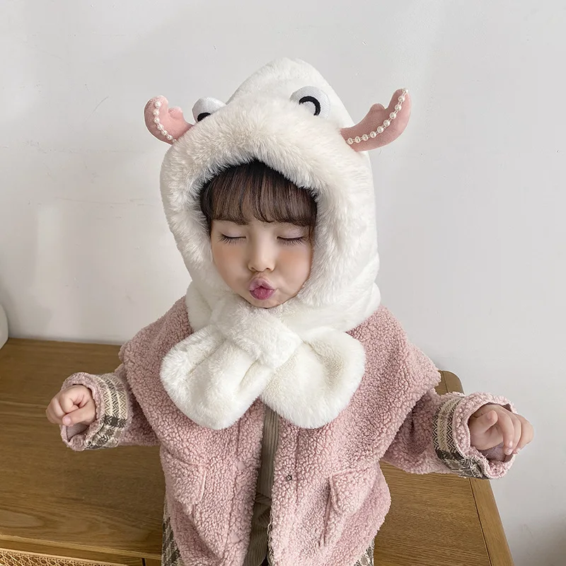 

Детская шапочка с капюшоном, на осень/зиму