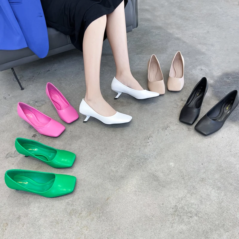 

Туфли женские на низком каблуке, офисные туфли-лодочки с квадратным носком, высокий каблук, цвет белый/черный, весна