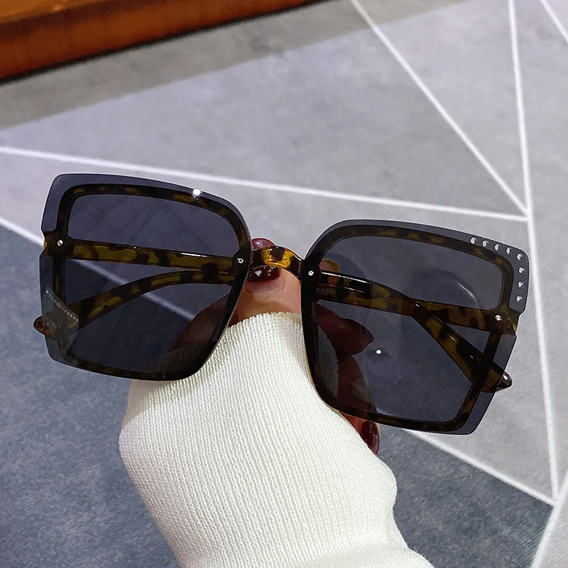 Новинка 2023 солнцезащитные очки в стиле ретро женские оверсайз модные с защитой